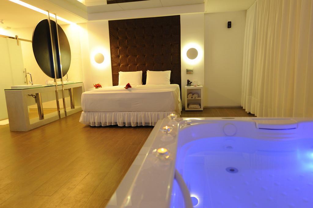 ז'אבואטו דוס גוארראפס Nexos Motel Piedade - Adults Only מראה חיצוני תמונה