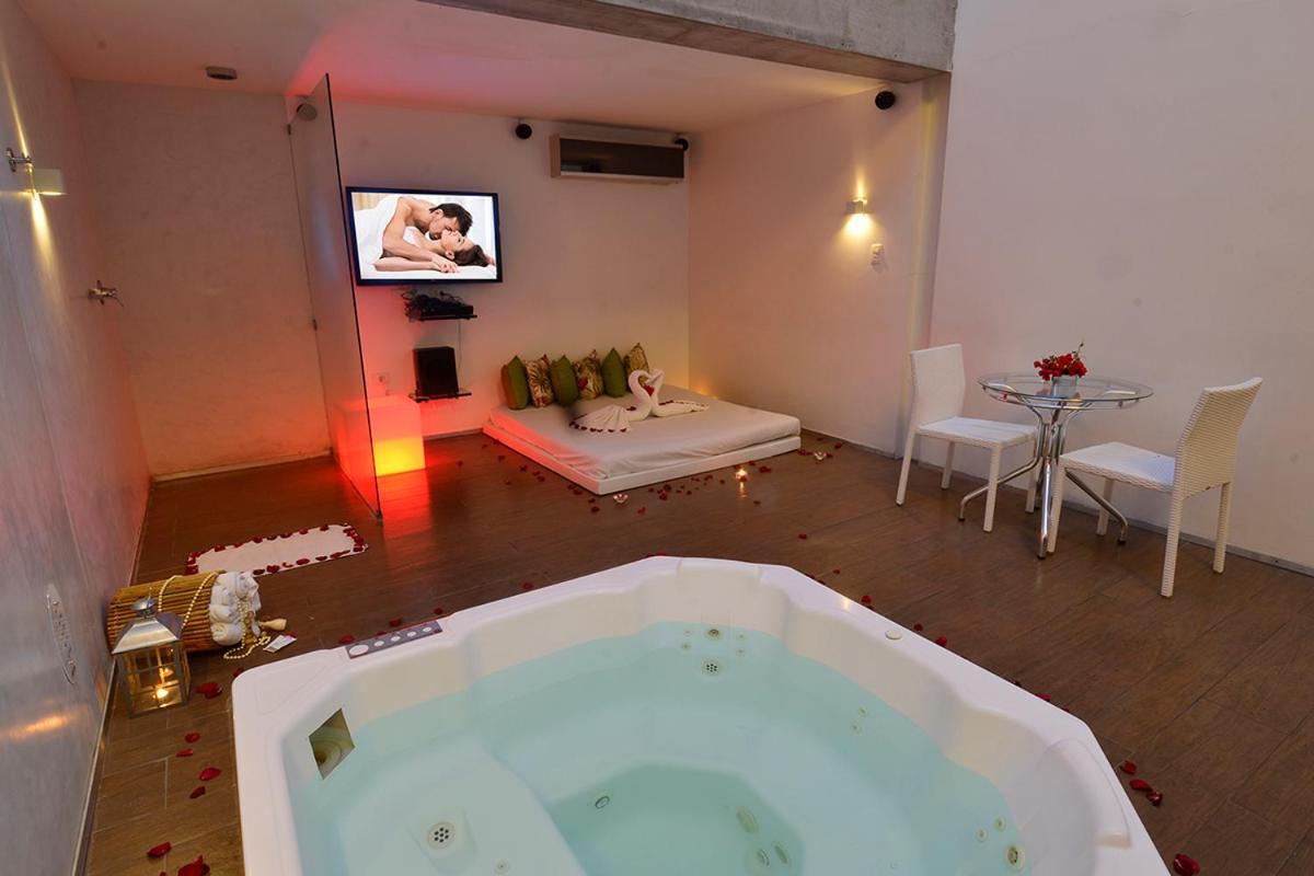 ז'אבואטו דוס גוארראפס Nexos Motel Piedade - Adults Only מראה חיצוני תמונה